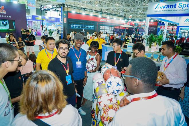 上千种品牌参展！第五届山东体育用品博览会在临沂开幕kaiyun中国官方网站(图2)