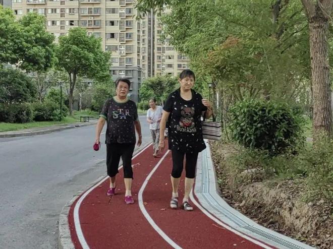 家门口添新活力！四团镇的这些健身器材焕新升级啦(图5)